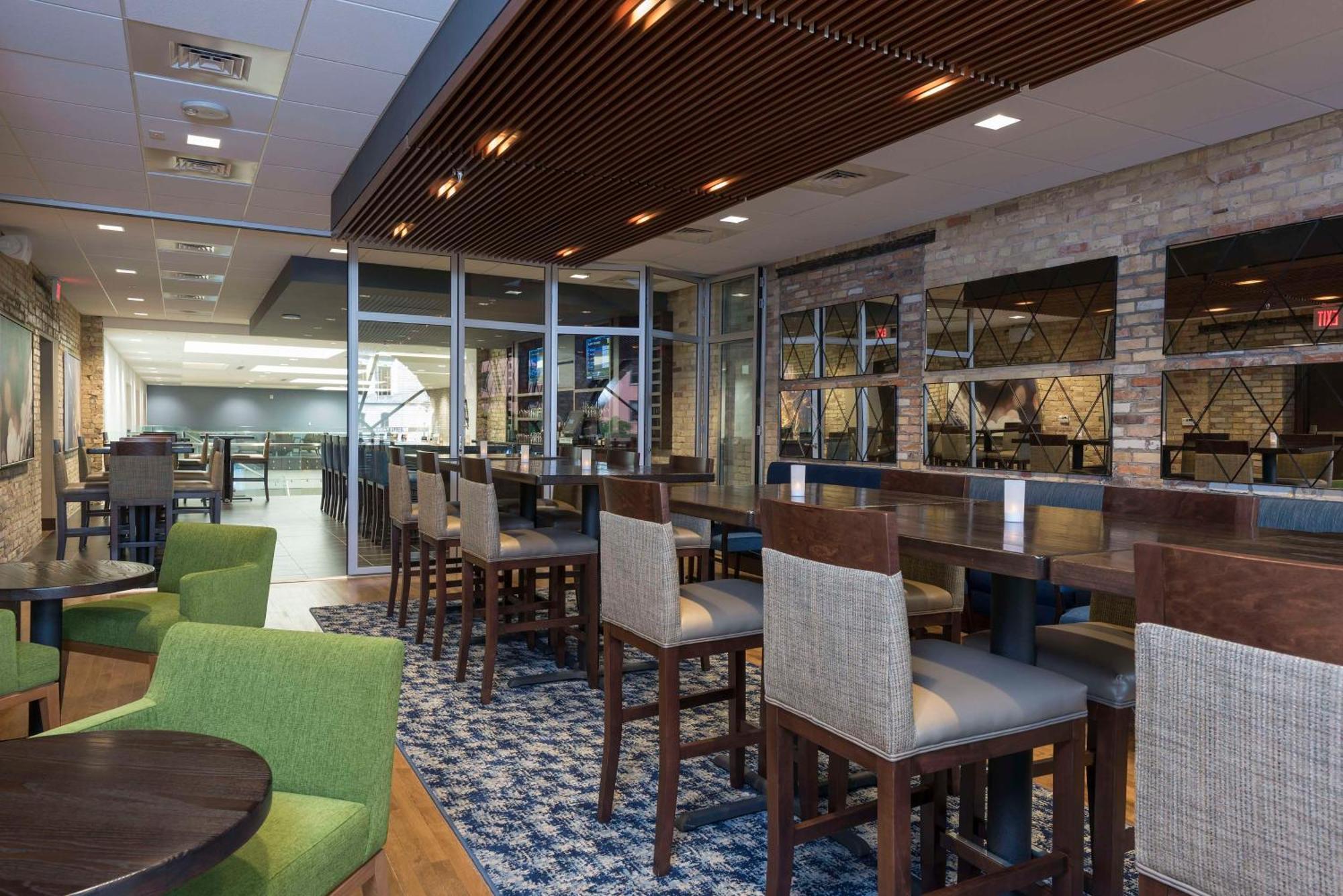 Homewood Suites By Hilton Grand Rapids Downtown Exterior photo
