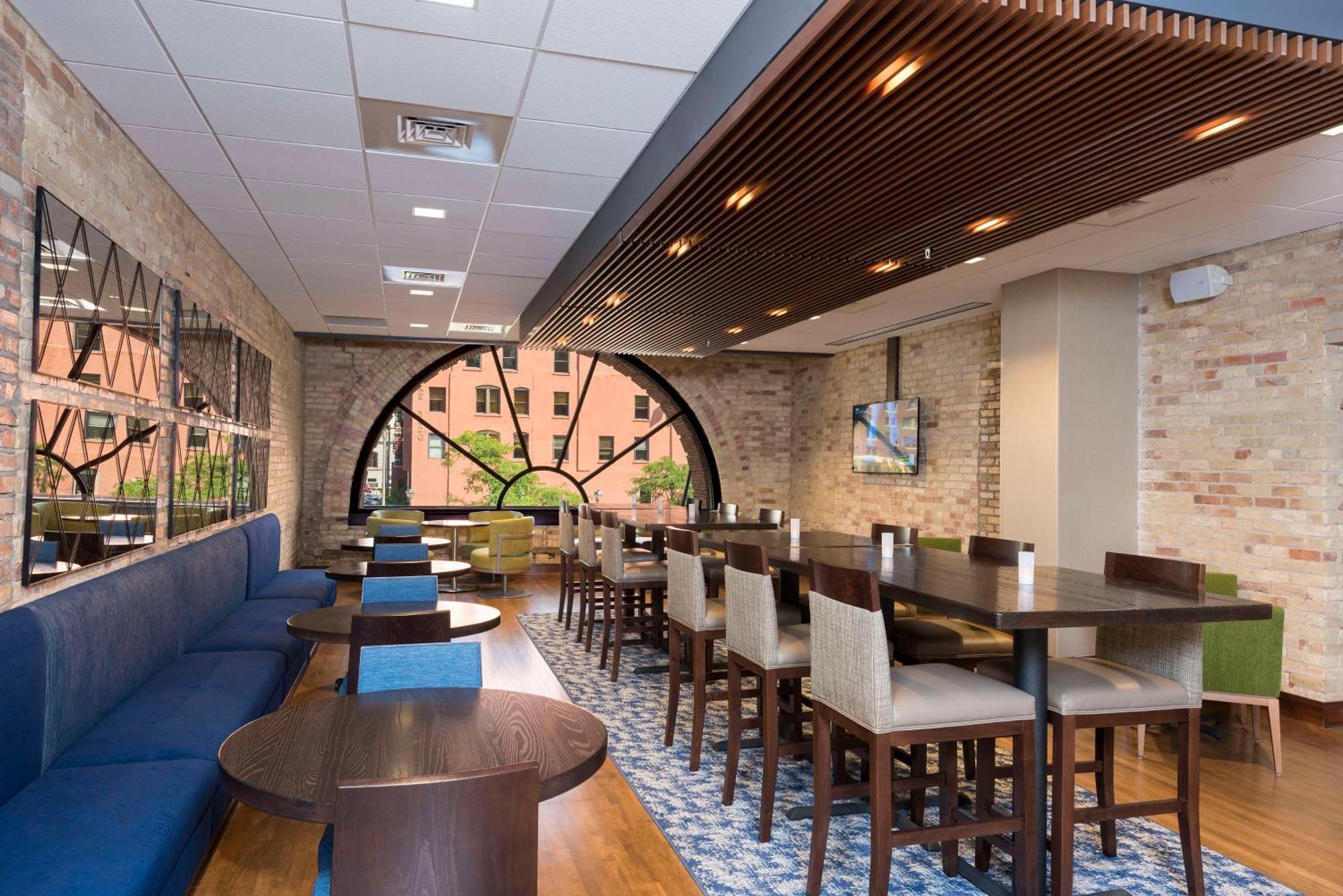 Homewood Suites By Hilton Grand Rapids Downtown Exterior photo